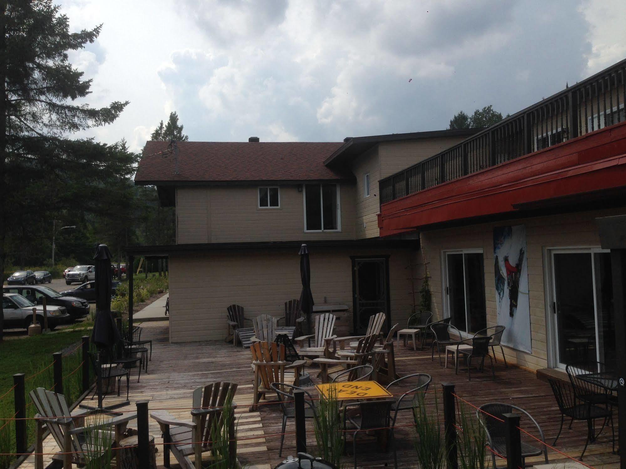 Attitude Montagne Hotel Saint Adolphe D'Howard Exterior foto